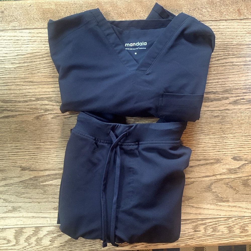 Mandala men’s scrub set midnight navy top/bottom medium